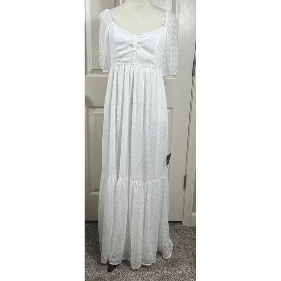 Lulus | Dresses | Nwt Lulus Women L Tiered White Maxi Dress Swiss Dot Open  Back Puff Sleeve Dress | Poshmark